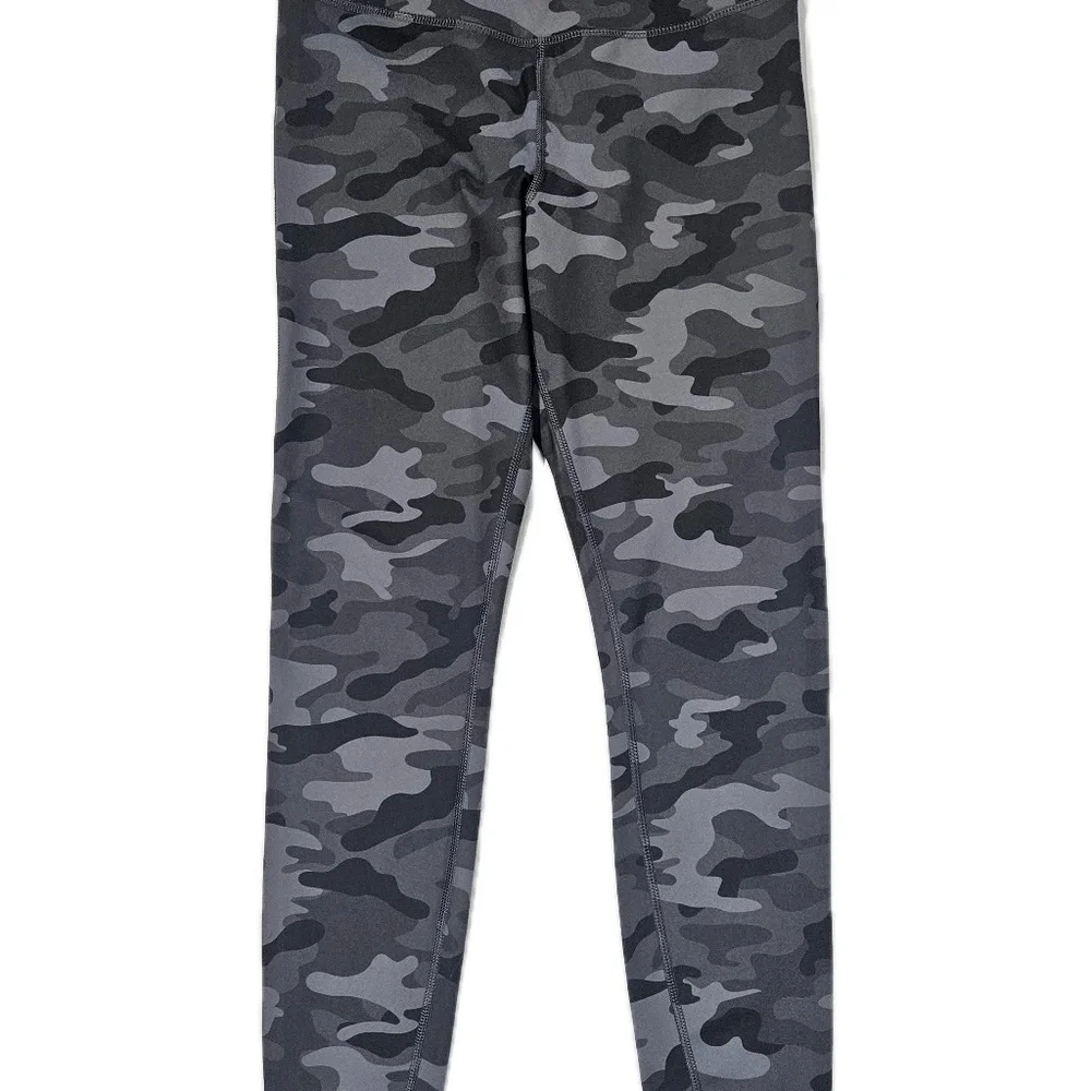 Danskin Leggings Womens Small Gray Camo High Rise‎ Ankle Yoga Activewear Stretch